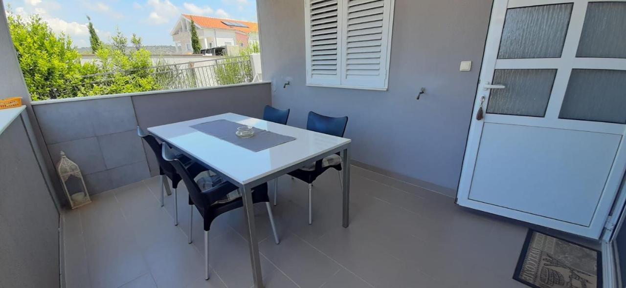 Apartment Mezaroca Rogoznica  Luaran gambar