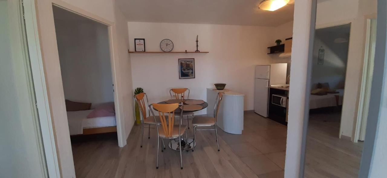 Apartment Mezaroca Rogoznica  Luaran gambar